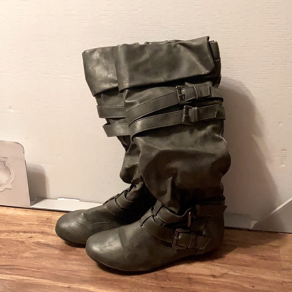 Grey slouch boots from Forever, size 7